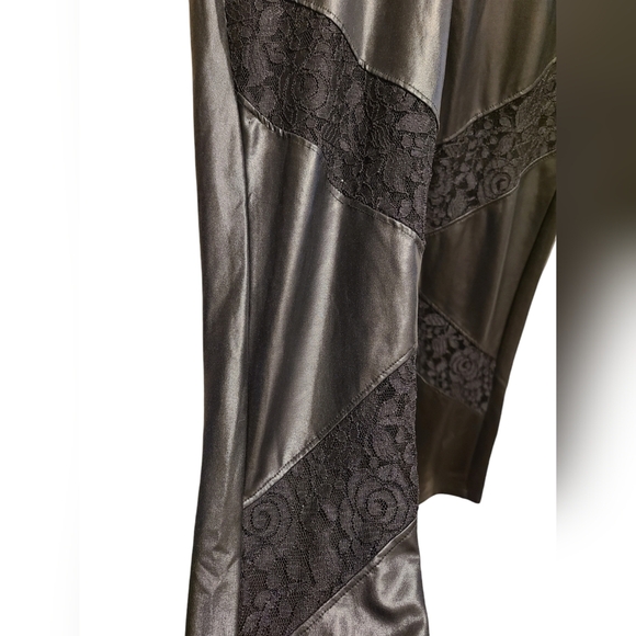 Guess leather-look leggings with sheer lace panels L - Picture 3 of 7